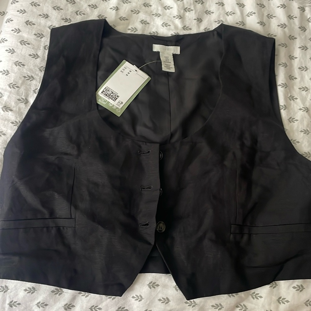 H&M vest brand new .